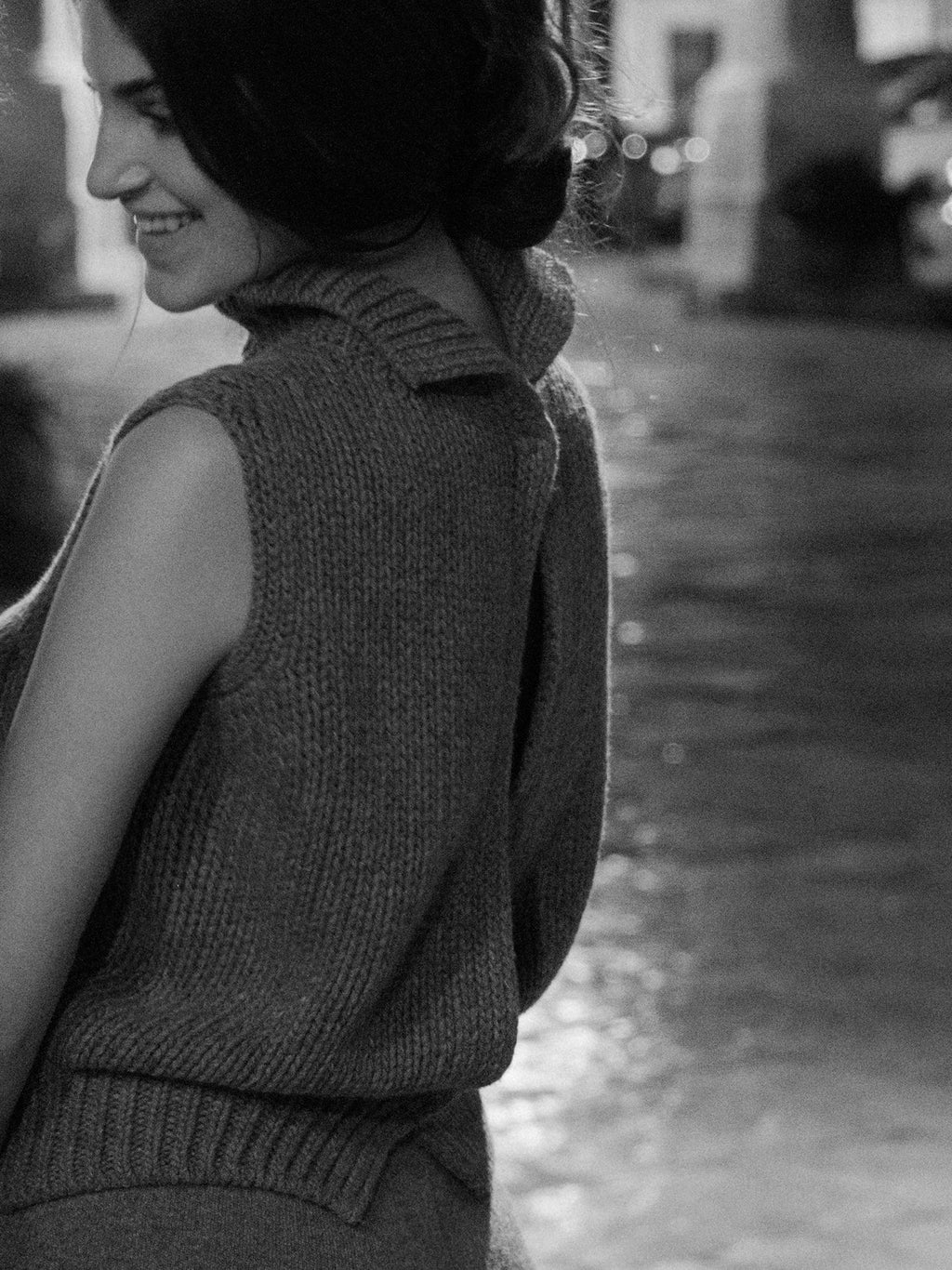 Cashmere Mix Slevelees Top-0