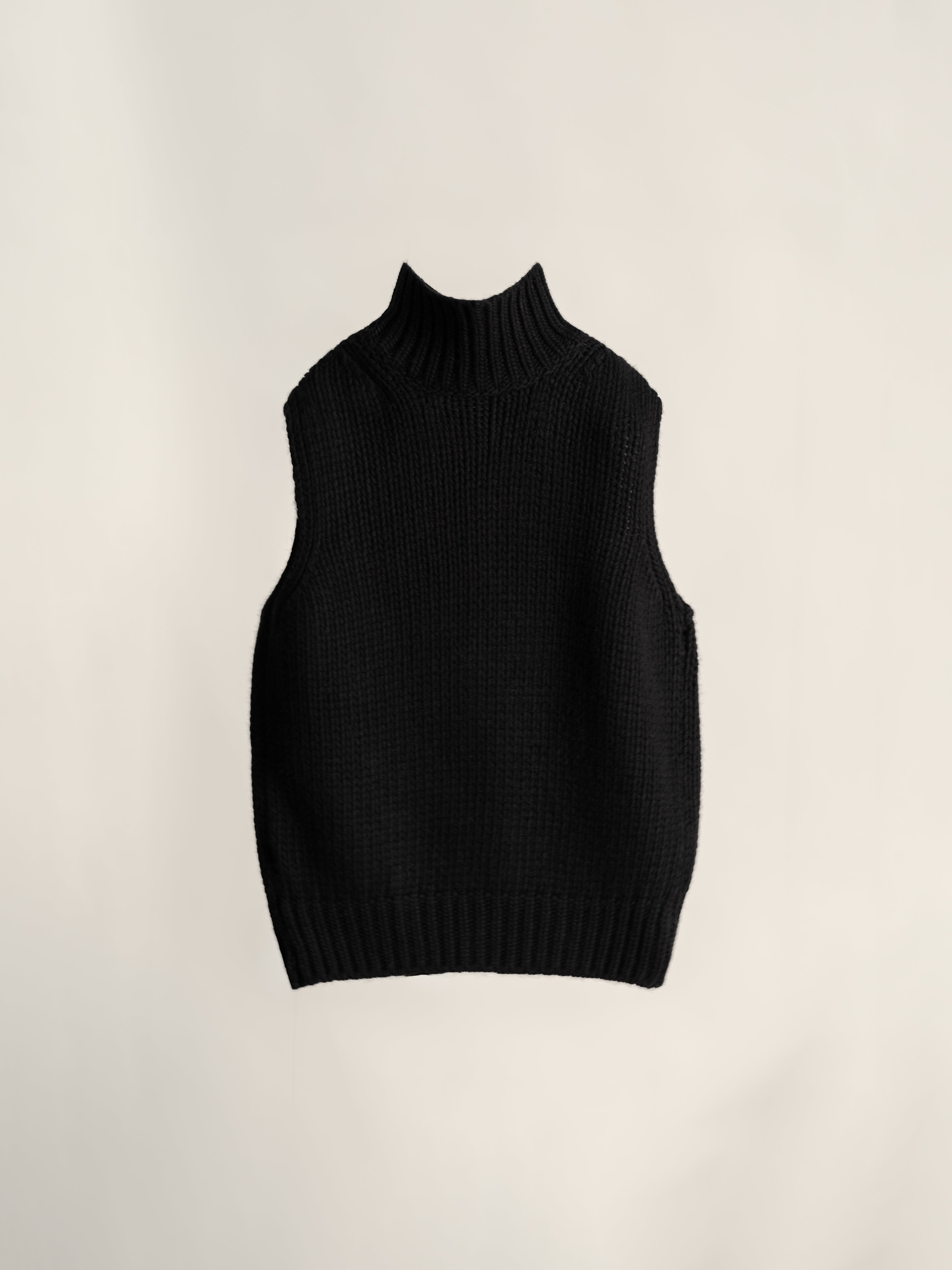 Cashmere Mix Slevelees Top-8